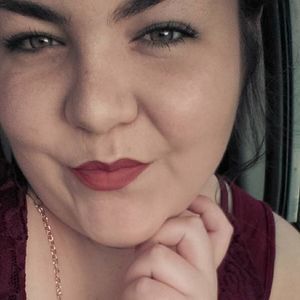 Meet your Posher, Carlie